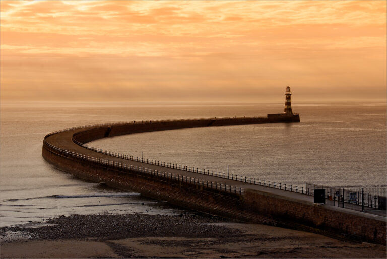 Donald Brotherston - Roker-pier